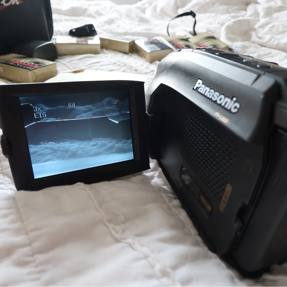 WORKING Panasonic Black CASSETTE Camcorder with Flip Screen- great condition!